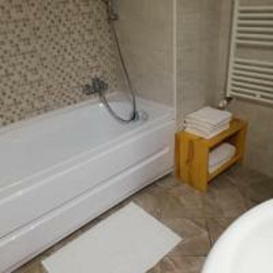 Ama Apartment *